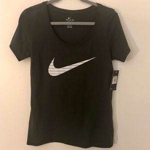 ✨NWT✨Nike Gray Dri-Fit Tee Shirt